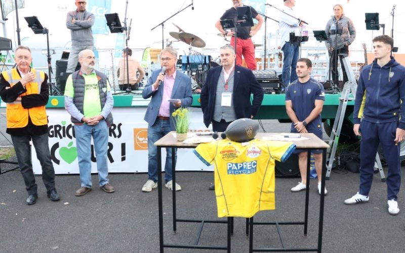 Tombola caritative au Sommet de l'Élevage